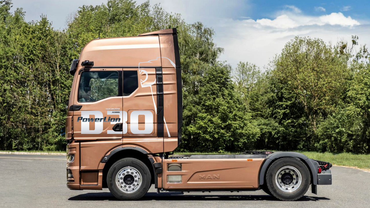 Der exklusive MAN PowerLion im Ausstattungspaket in Cassis